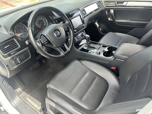 Used 2013 Volkswagen Touareg Sport AWD/4WD image 16