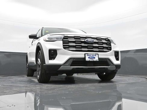 Used 2025 Ford Explorer Active w/ Active Comfort Package image 38