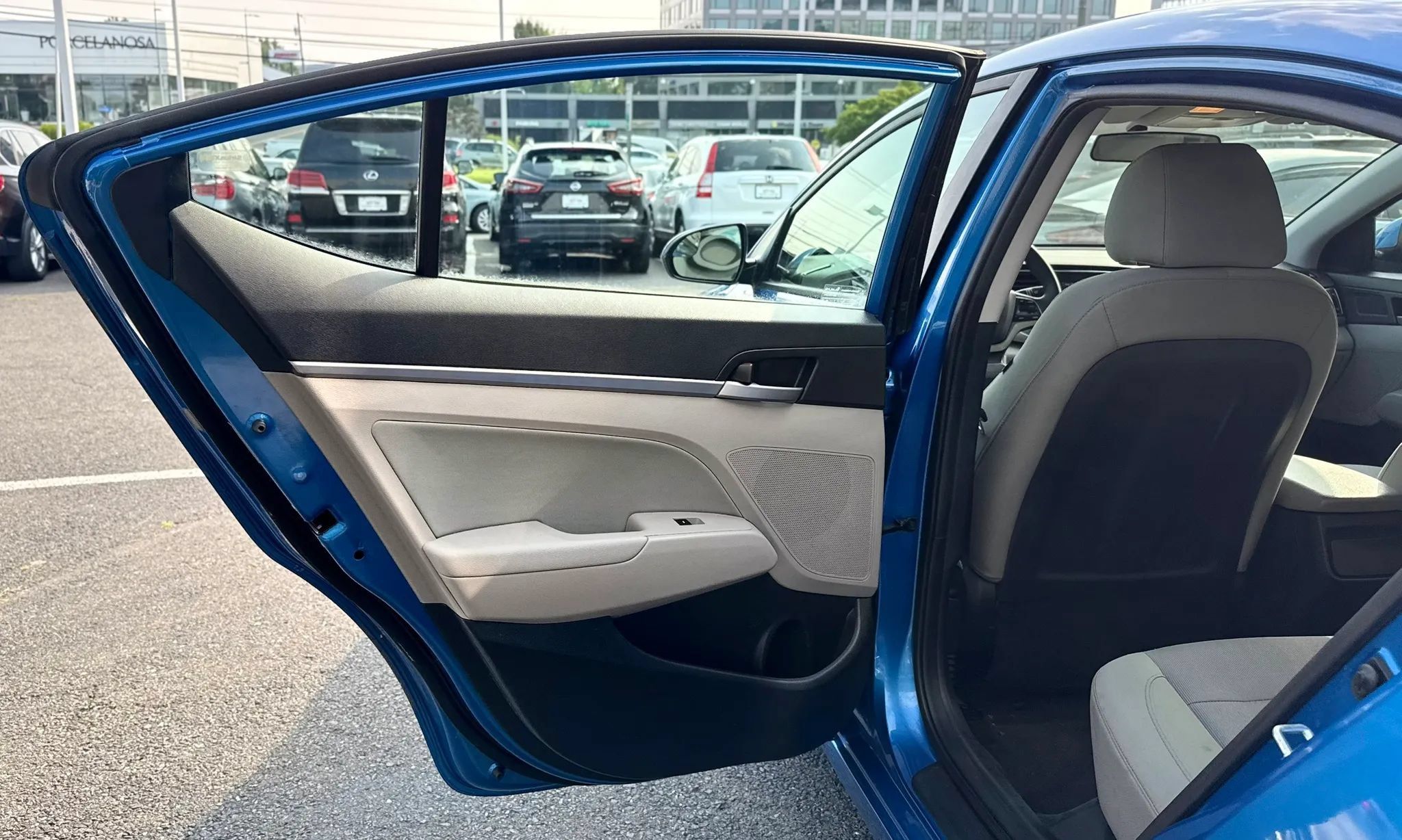 Used 2017 Hyundai Elantra SE FWD image 24