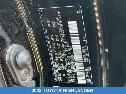 Used 2023 Toyota Highlander Limited AWD/4WD image 33
