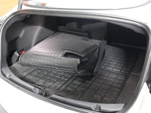 Used 2023 Tesla Model 3 Standard Range image 11