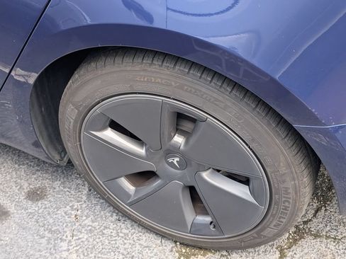 Used 2023 Tesla Model 3 Standard Range RWD image 10