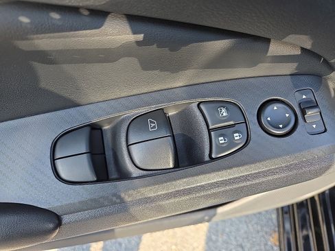 Used 2024 Nissan Altima 2.5 S image 14