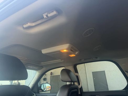 Used 2009 Cadillac Escalade AWD image 17