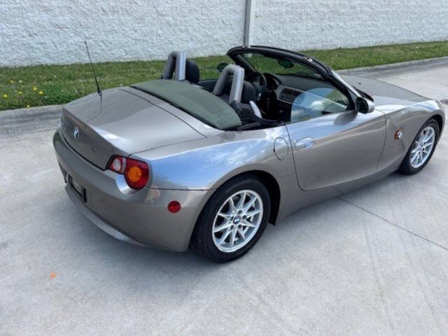 Used 2003 BMW Z4 2.5i RWD image 3