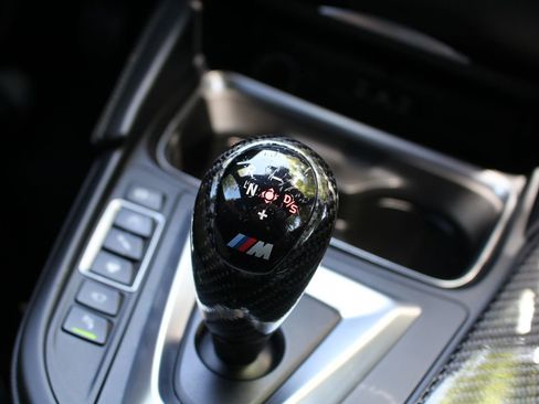 Used 2015 BMW M4 Convertible image 45