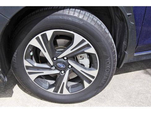 Used 2025 Subaru Crosstrek 2.5i Premium AWD/4WD image 28