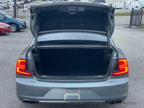 Used 2018 Volvo S90 T5 Momentum w/ Convenience Package image 24