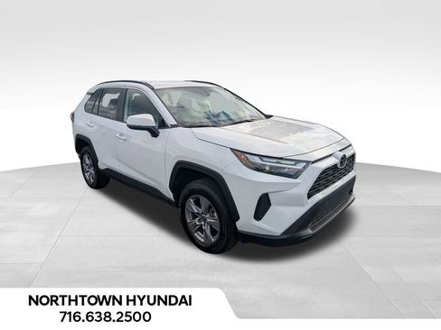 Used 2025 Toyota RAV4 XLE image 1