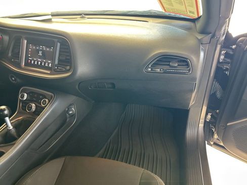 Used 2019 Dodge Challenger R/T w/ Performance Handling Group image 21