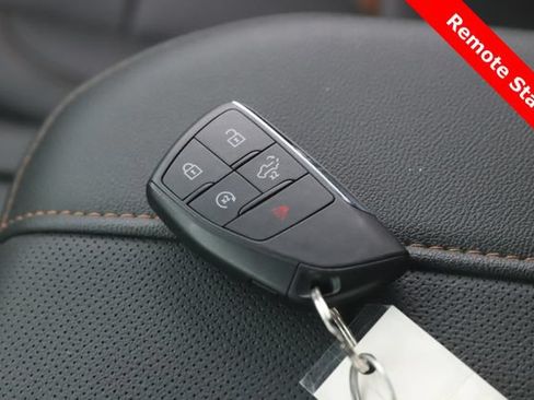 Used 2023 GMC Sierra 1500 AT4 w/ AT4 Preferred Package AWD/4WD image 3