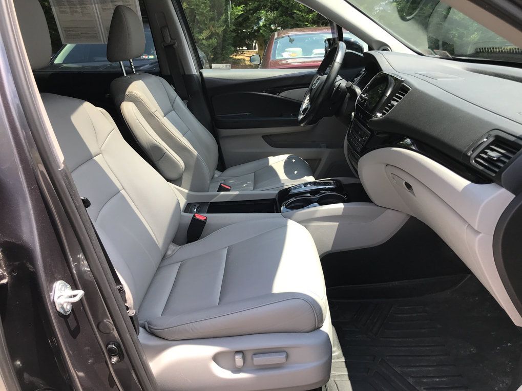 Used 2021 Honda Pilot Touring image 31