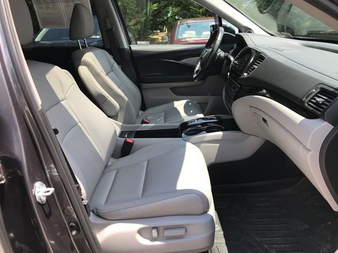 Used 2021 Honda Pilot Touring image 31