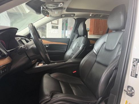 Used 2018 Volvo XC90 T8 Inscription w/ Luxury Package image 2