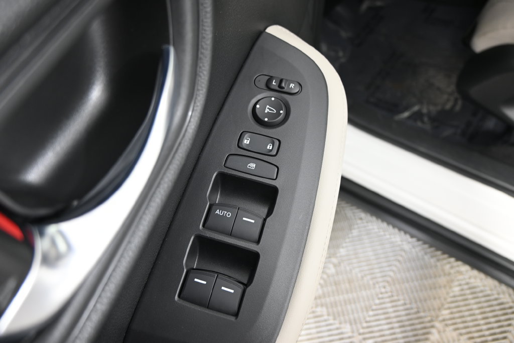 Used 2023 Honda HR-V LX image 19