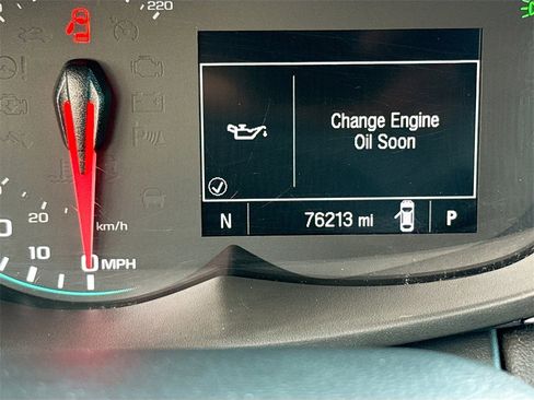 Used 2019 Chevrolet Trax LT w/ LT Convenience Package image 14