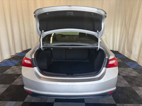 Used 2016 Chevrolet Malibu LT FWD image 11