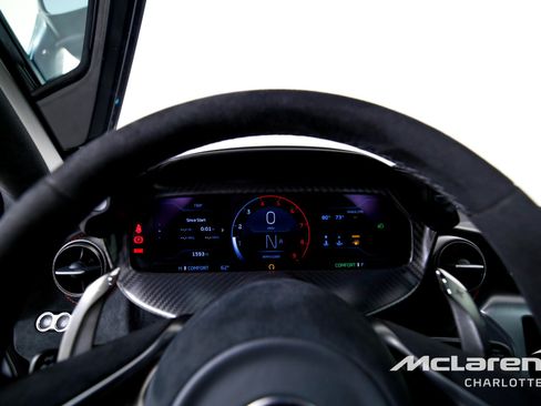 Used 2025 McLaren 750S image 14
