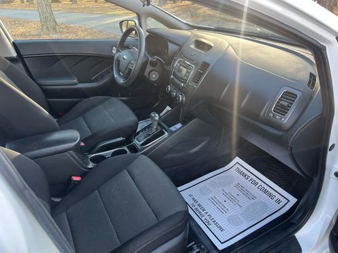 Used 2018 Kia Forte LX FWD image 27