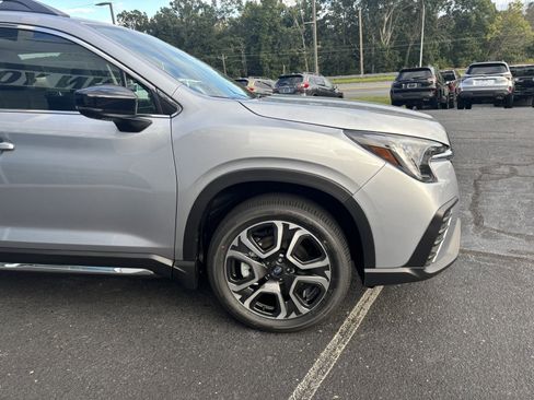 New 2025 Subaru Ascent Limited image 5