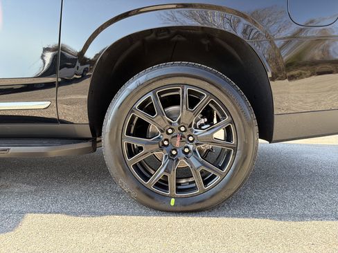 New 2026 GMC Yukon XL Elevation w/ Elevation Premium Package image 25