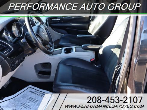 Used 2017 Dodge Grand Caravan SXT image 15