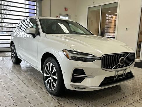 Certified 2023 Volvo XC60 B5 Plus w/ Climate Package image 5