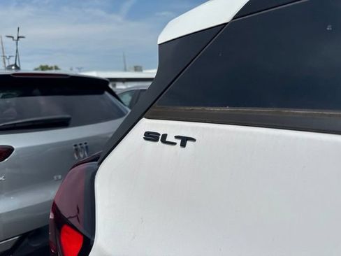 Used 2023 GMC Terrain SLT w/ Tech Package FWD image 8