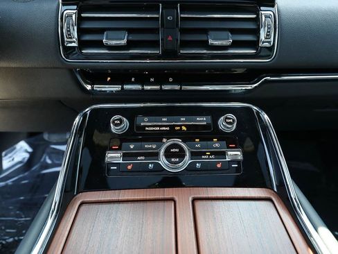 Certified 2024 Lincoln Navigator Reserve AWD/4WD image 19