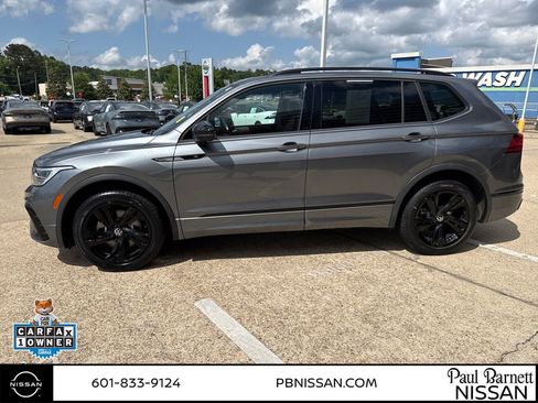 Used 2023 Volkswagen Tiguan SE R-Line FWD image 4
