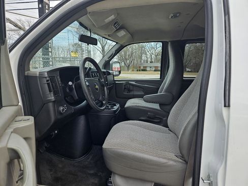 Used 2014 Chevrolet Express 1500 LT w/ LT Preferred Equipment Group AWD/4WD image 10