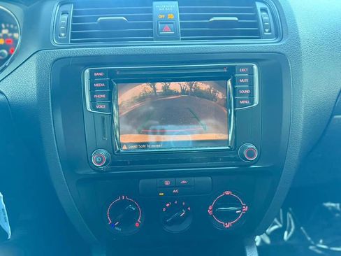 Used 2016 Volkswagen Jetta S image 16