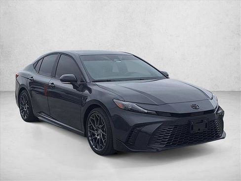 Certified 2025 Toyota Camry SE FWD image 3