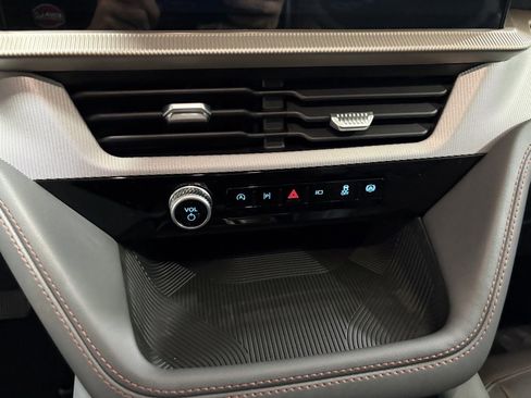 New 2026 Ford Explorer Active w/ Active Comfort Package image 20