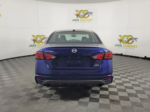 Used 2019 Nissan Altima 2.5 SR w/ SR Premium Package image 3