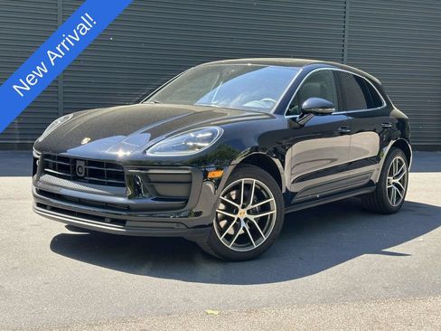 Certified 2026 Porsche Macan AWD/4WD image 1