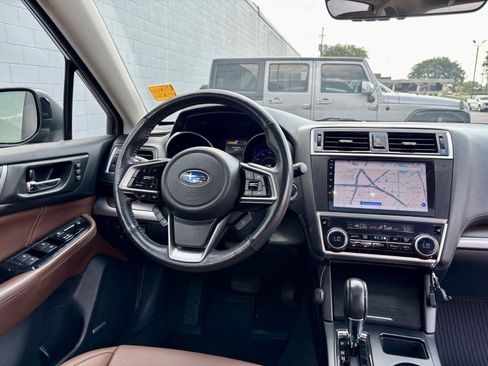 Used 2018 Subaru Outback 3.6R Touring AWD/4WD image 3