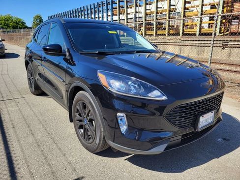 Used 2022 Ford Escape SEL w/ Technology Package FWD image 1