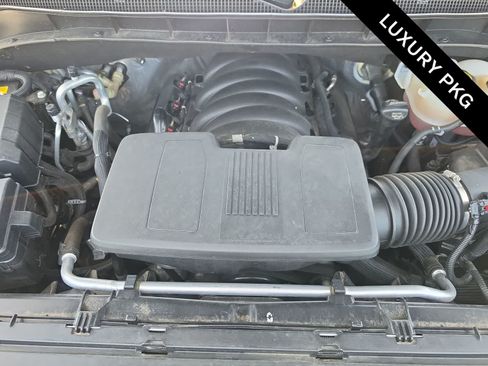 Used 2024 Chevrolet Suburban Z71 w/ Luxury Package AWD/4WD image 25