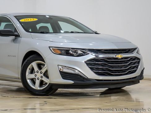 Used 2022 Chevrolet Malibu LS FWD image 2