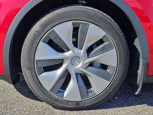 Used 2022 Tesla Model Y Long Range AWD/4WD image 37