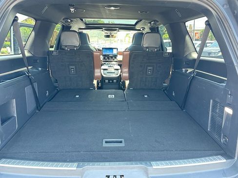 Used 2022 Lincoln Navigator L Reserve AWD/4WD image 16