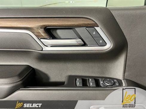 Used 2025 Chevrolet Silverado 1500 LT w/ Z71 Off-Road Package AWD/4WD image 28