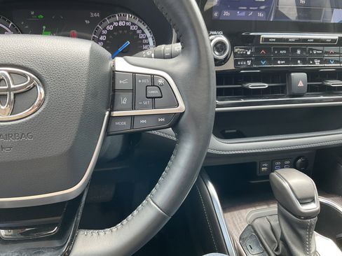 Used 2022 Toyota Highlander Limited AWD/4WD image 28