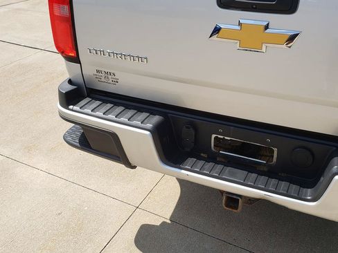 Used 2016 Chevrolet Colorado Z71 AWD/4WD image 10