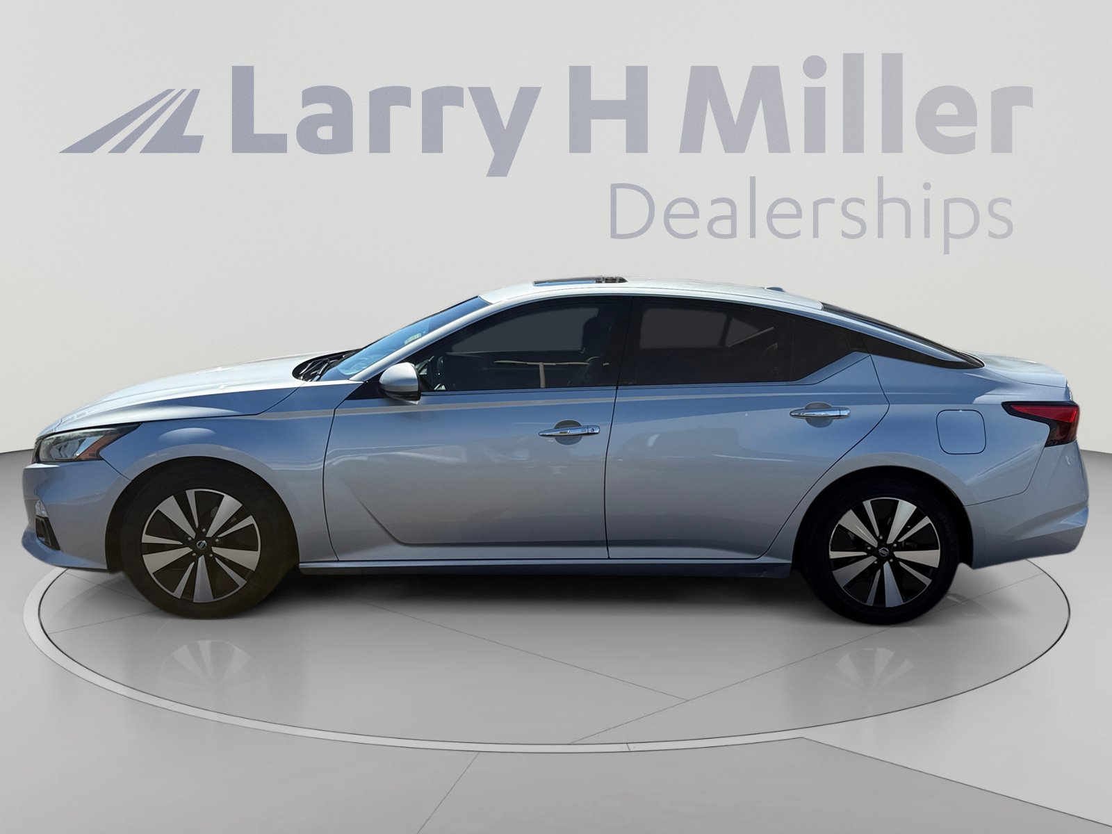 Used 2020 Nissan Altima 2.5 SL FWD image 2