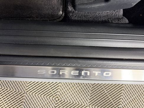 Used 2023 Kia Sorento SX AWD/4WD image 19