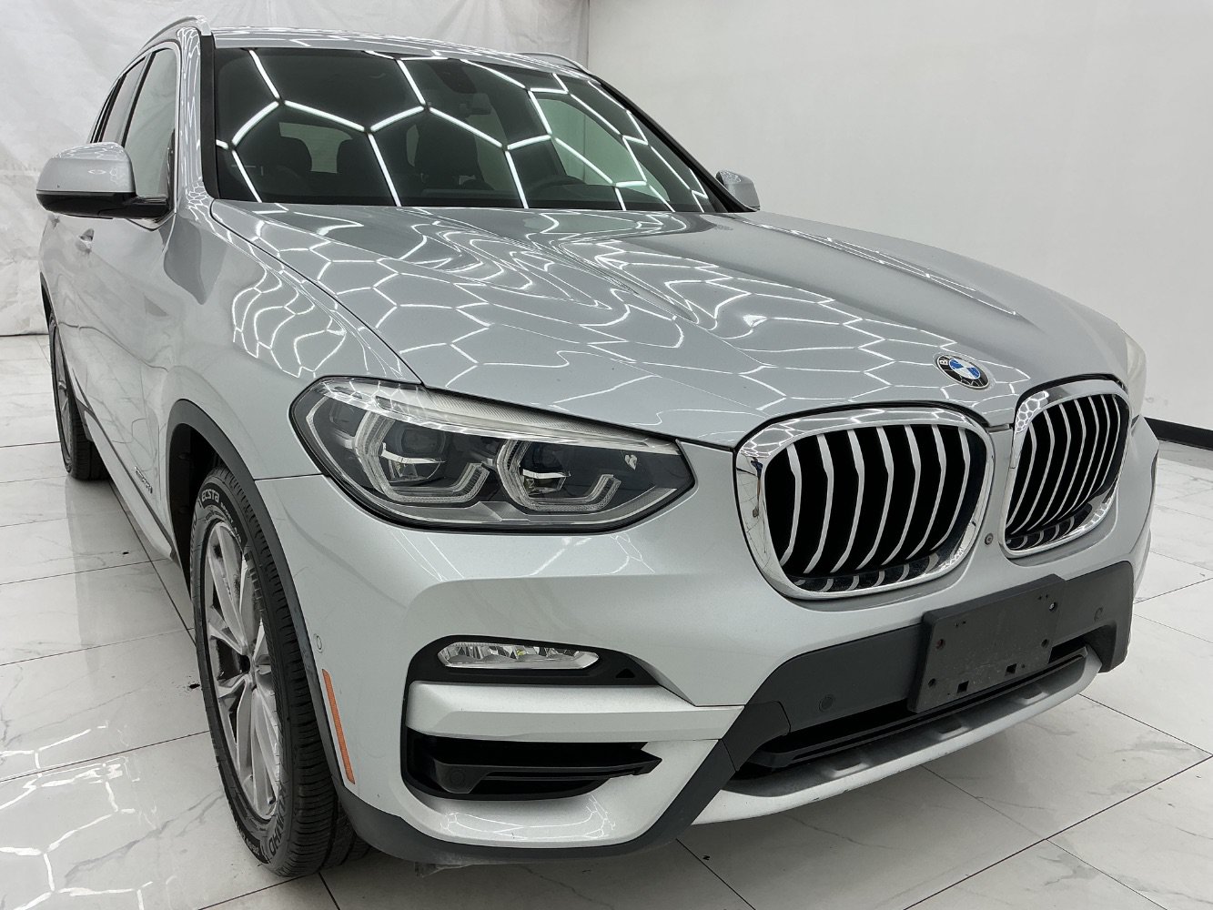 Used 2018 BMW X3 xDrive30i AWD/4WD image 3
