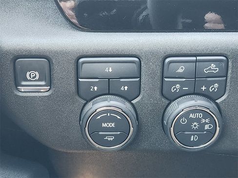 Used 2025 Chevrolet Silverado 2500 LT w/ Trail Boss Package image 21