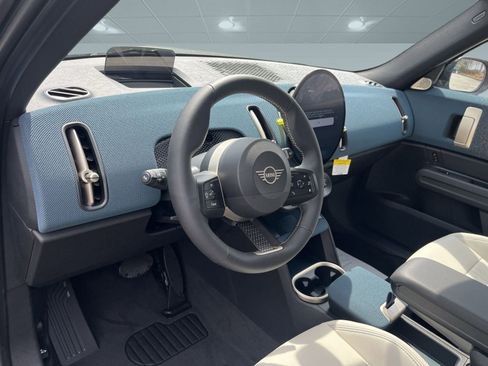 Used 2025 MINI Cooper Countryman S w/ Comfort Package Max image 3